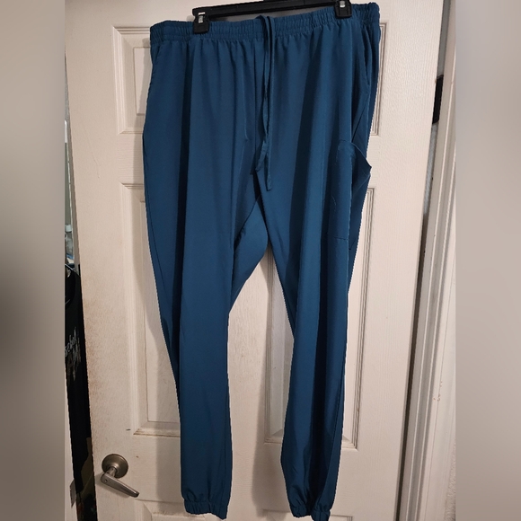 Scrub set - Picture 6 of 8